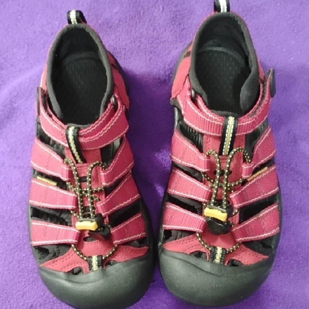 Keen Kids Outdoor Adventure Sandals - Red Yellow And Black Sz 3